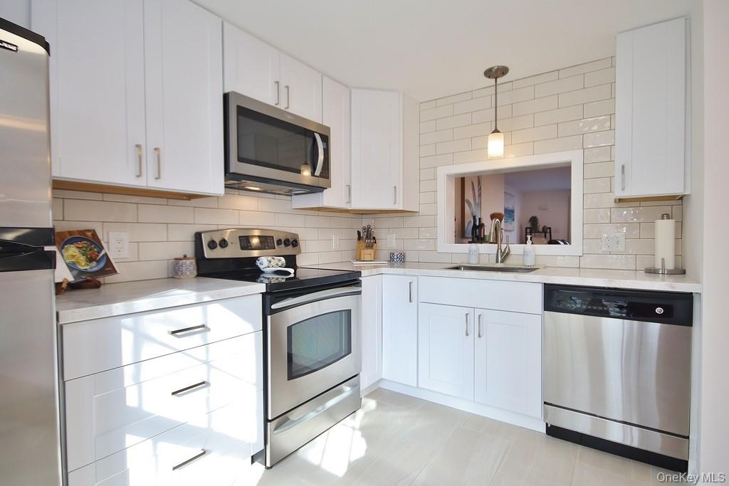 902 Williamsburg Drive