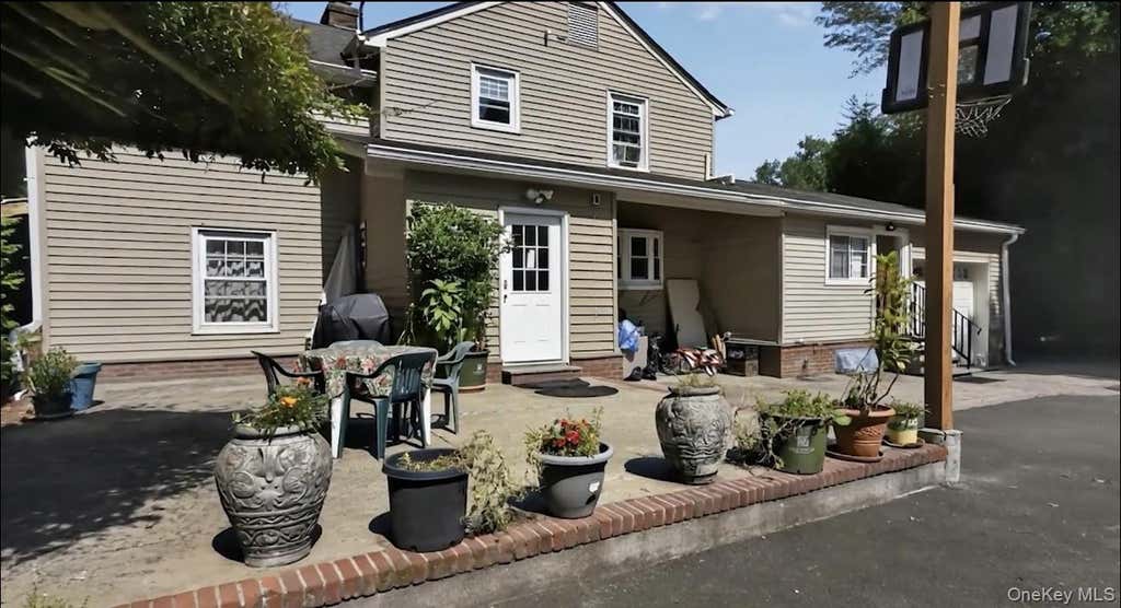Photo of 857 Western Highway, Blauvelt, NY 10913 (MLS # 1032617)