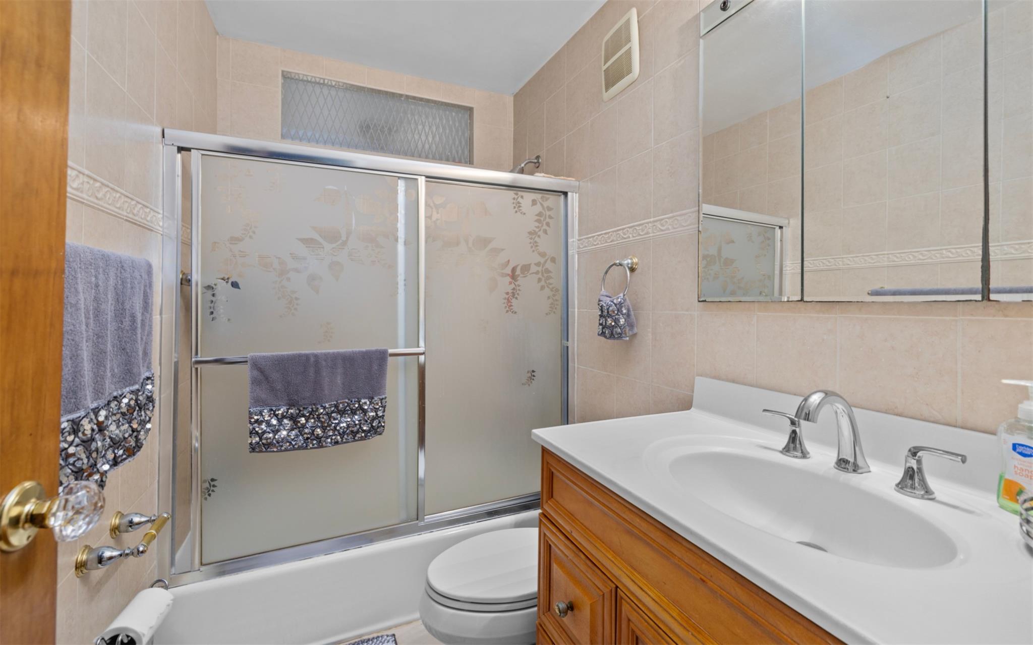 988 Howard Court, Baldwin Harbor, New York image 13