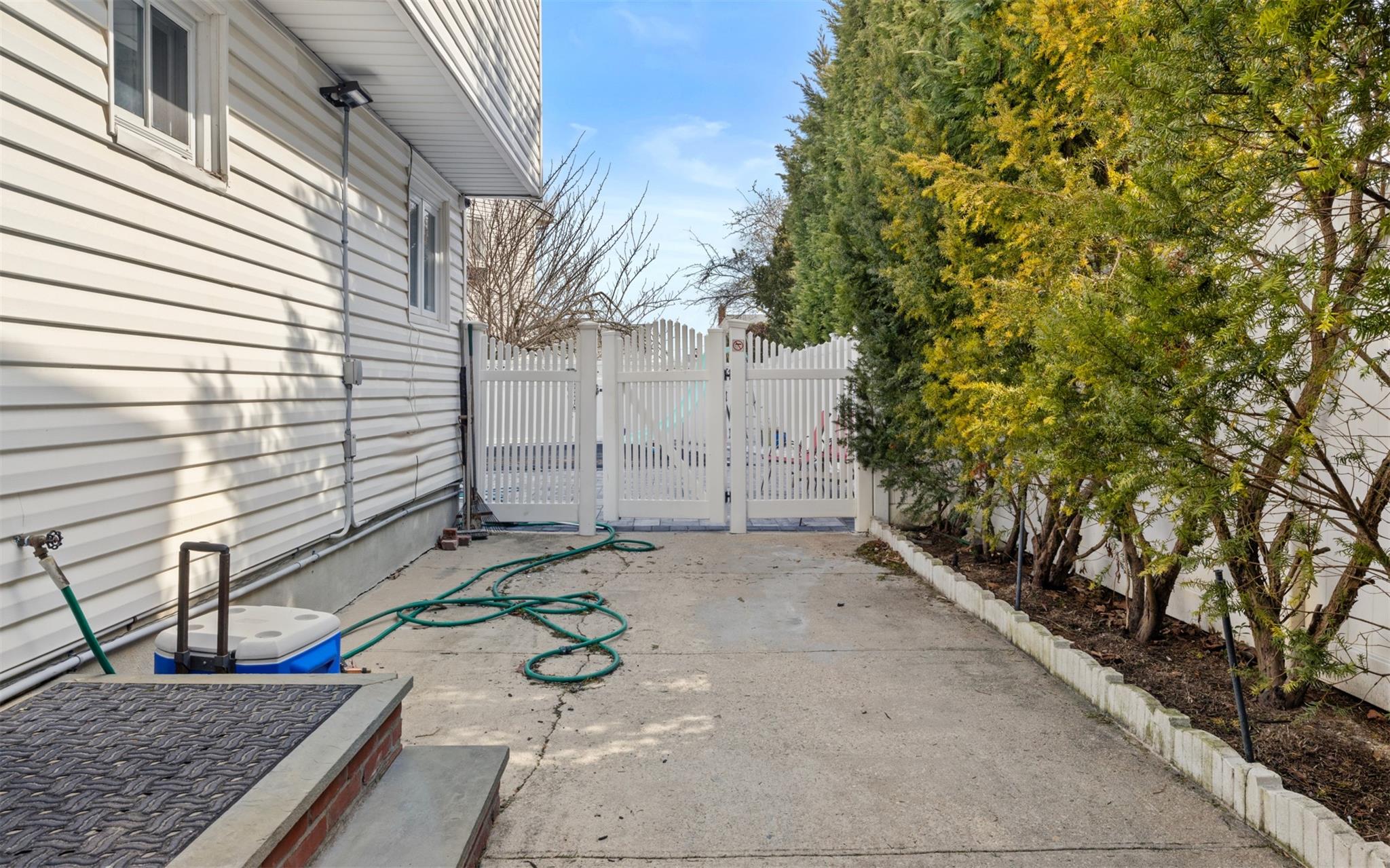 988 Howard Court, Baldwin Harbor, New York image 25