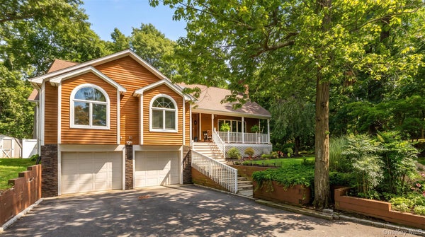 70 BEACH RD, WADING RIVER, NY 11792 - Image 0a698b527f932d9dfcbce4f4ca0c7a42/2740973294