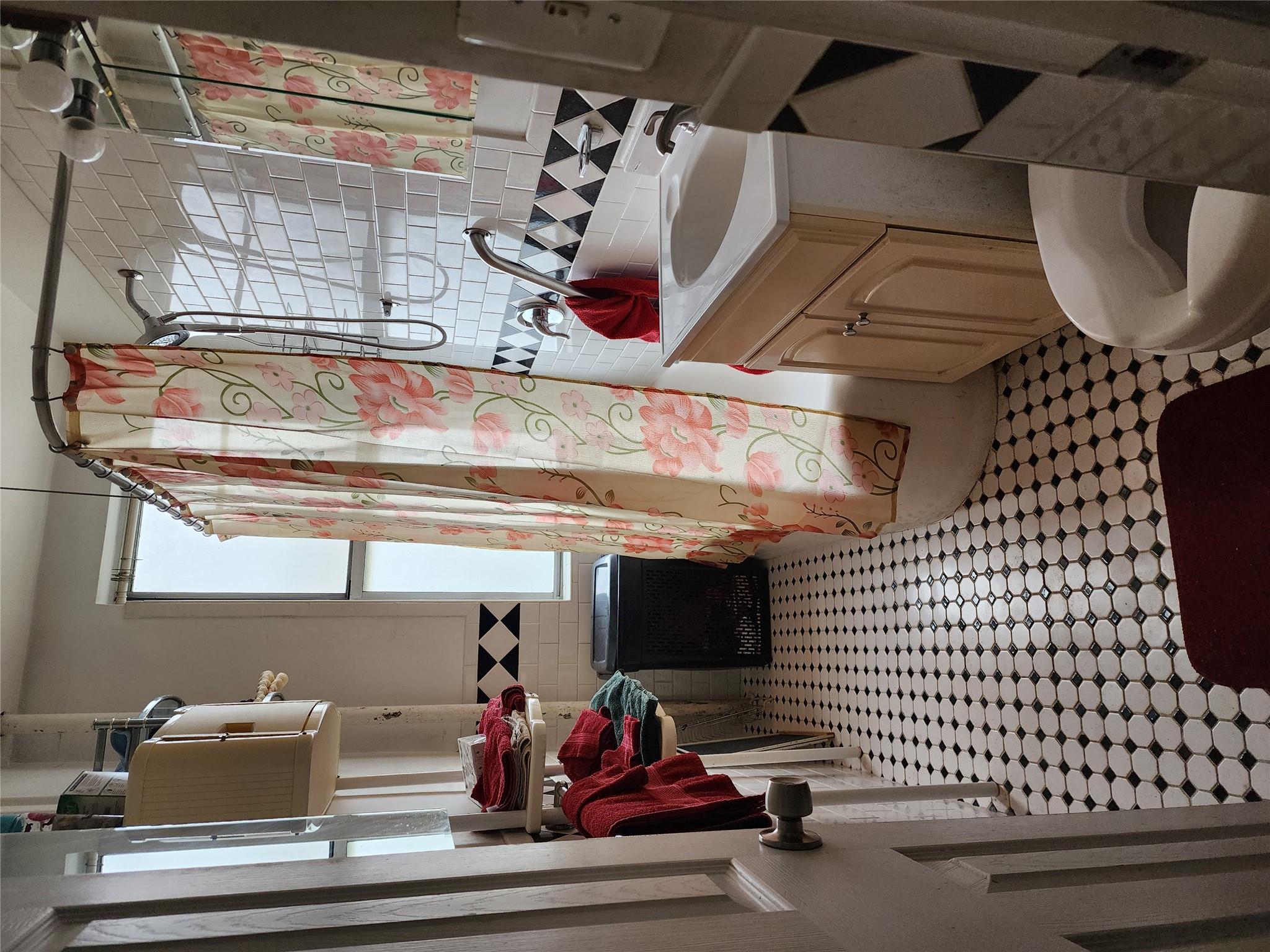 472 Gramatan Avenue X3