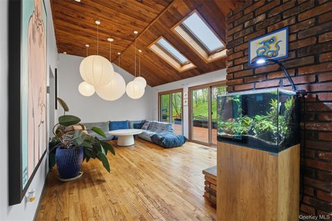 Tiny photo for 8 Upper Shad Road, Pound Ridge, NY 10576 (MLS # 997949)