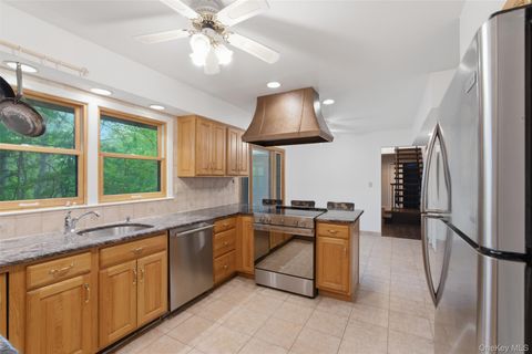 Tiny photo for 8 Upper Shad Road, Pound Ridge, NY 10576 (MLS # 997949)