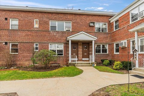 Photo of 87-24 Marengo Street #2B, Holliswood, NY 11432 (MLS # 928342) Photo of 87-24 Marengo Street #2B, Holliswood, NY 11432 (MLS # 928342)