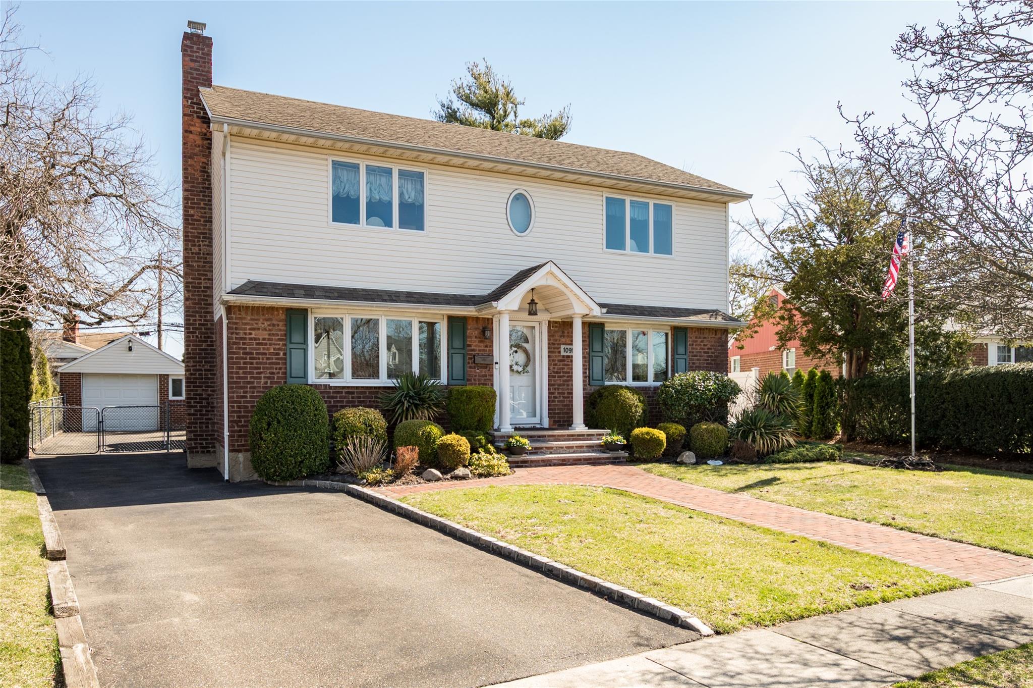 1091 Maple Lane, New Hyde Park, New York image 3