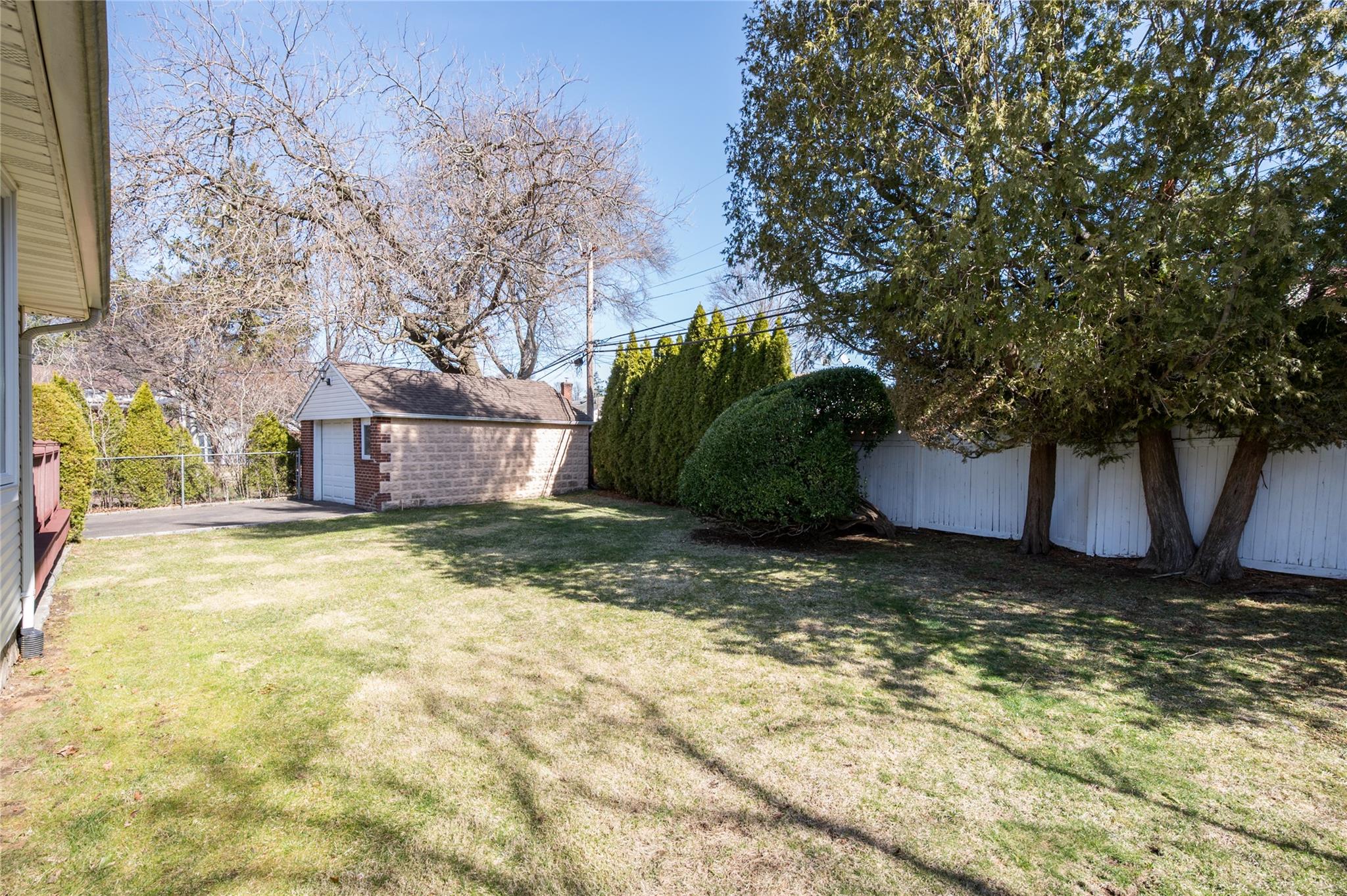 1091 Maple Lane, New Hyde Park, New York image 31