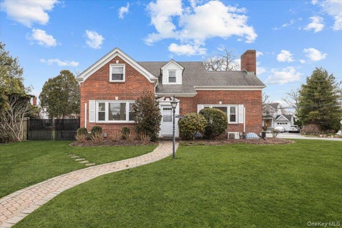 Homes For Sale - 10 Madison Road<br/> Scarsdale, NY 10583