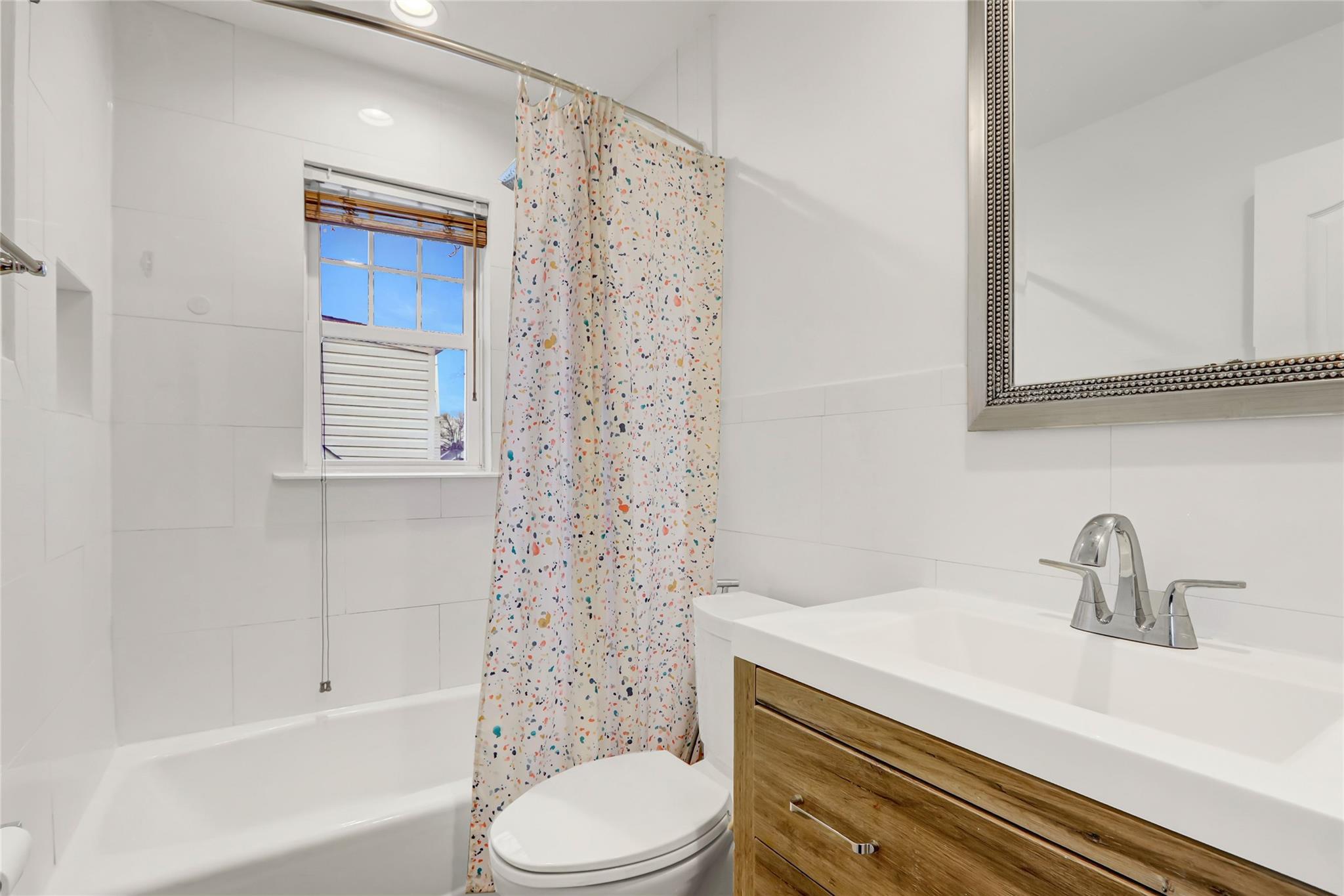 188 Warwick Road, Elmont, New York image 8