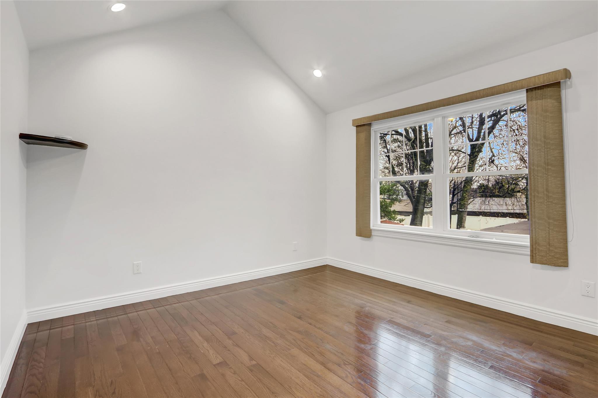 188 Warwick Road, Elmont, New York image 6