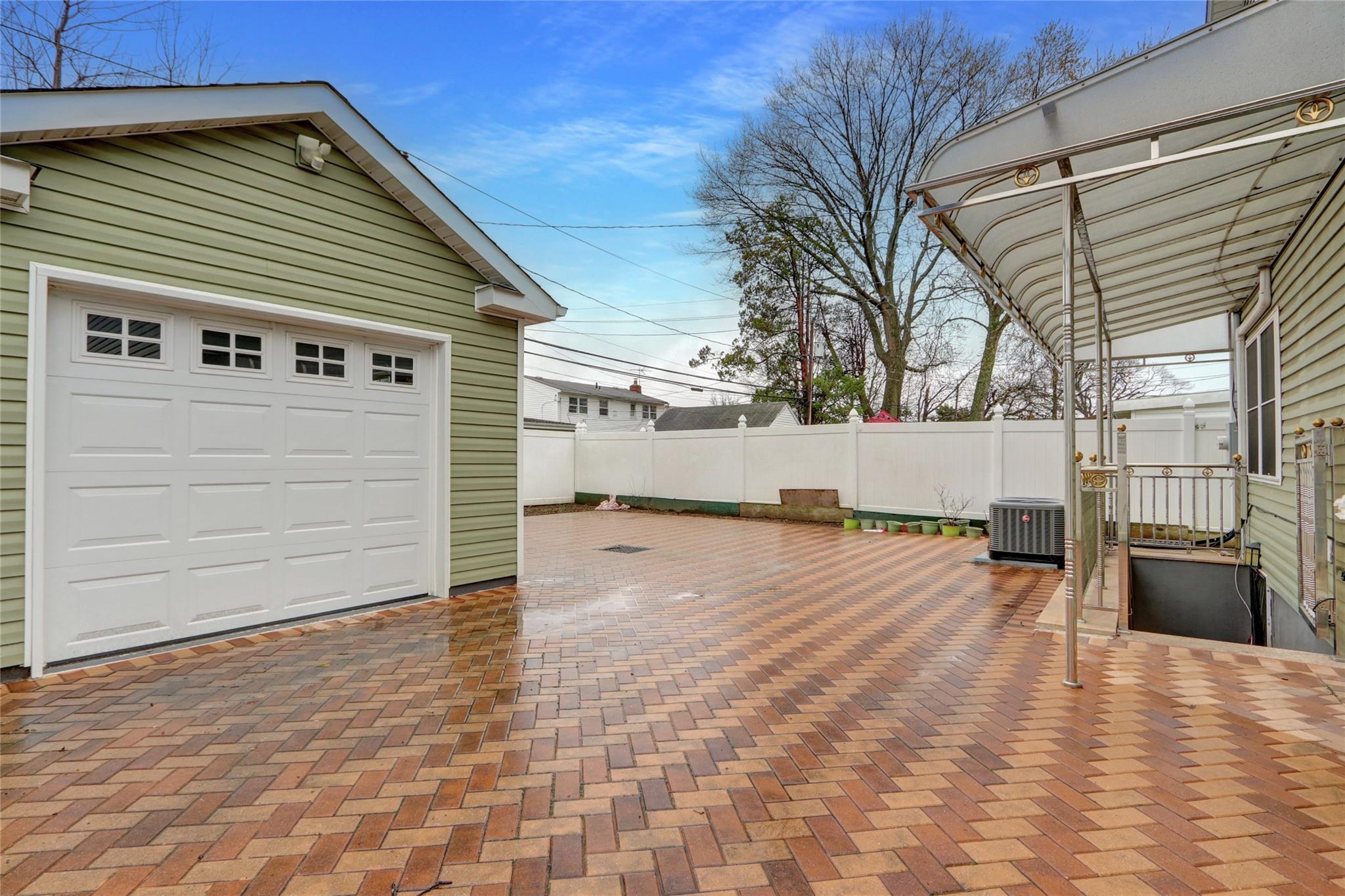 188 Warwick Road, Elmont, New York image 16