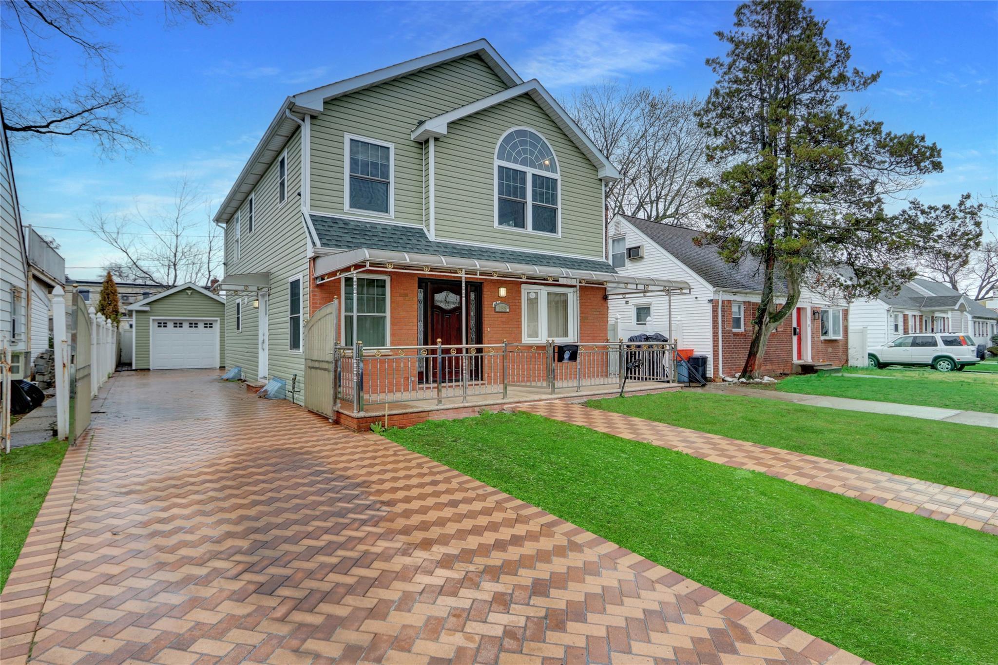 188 Warwick Road, Elmont, New York image 1