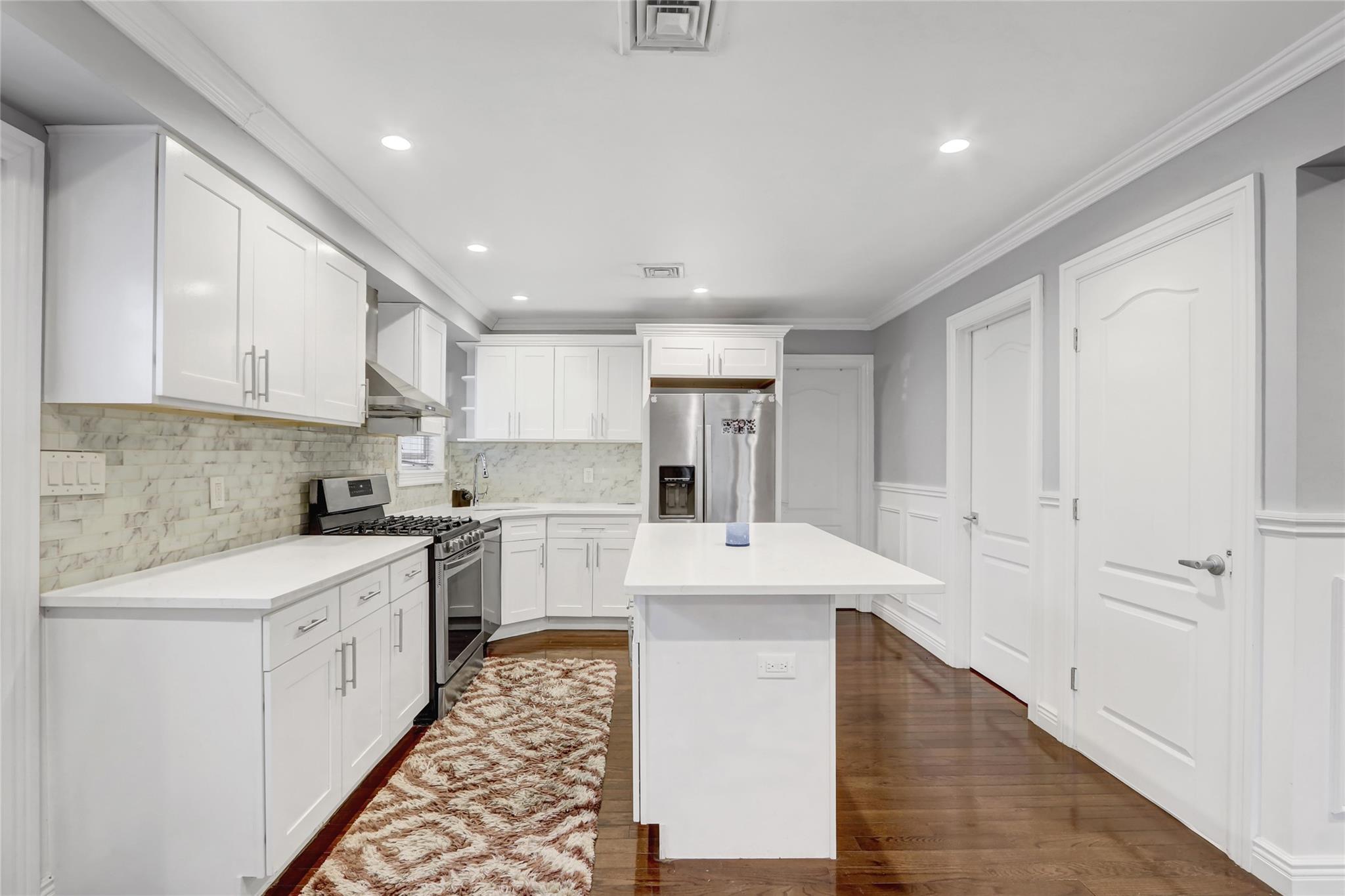 188 Warwick Road, Elmont, New York image 12