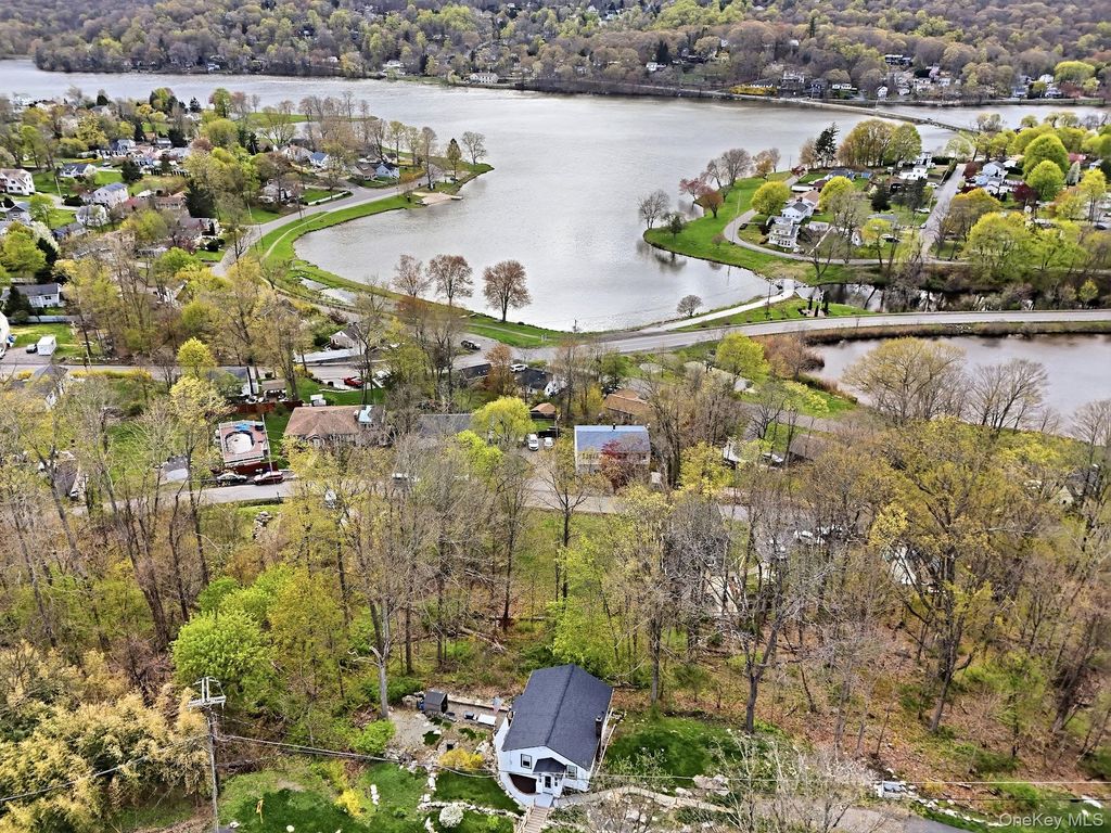 Photo of 77 Montrose Drive, Carmel, NY 10512 (MLS # 988852)