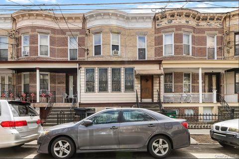 Multifamily For Sale - 60-34 69th Avenue<br/> Ridgewood, NY 11385