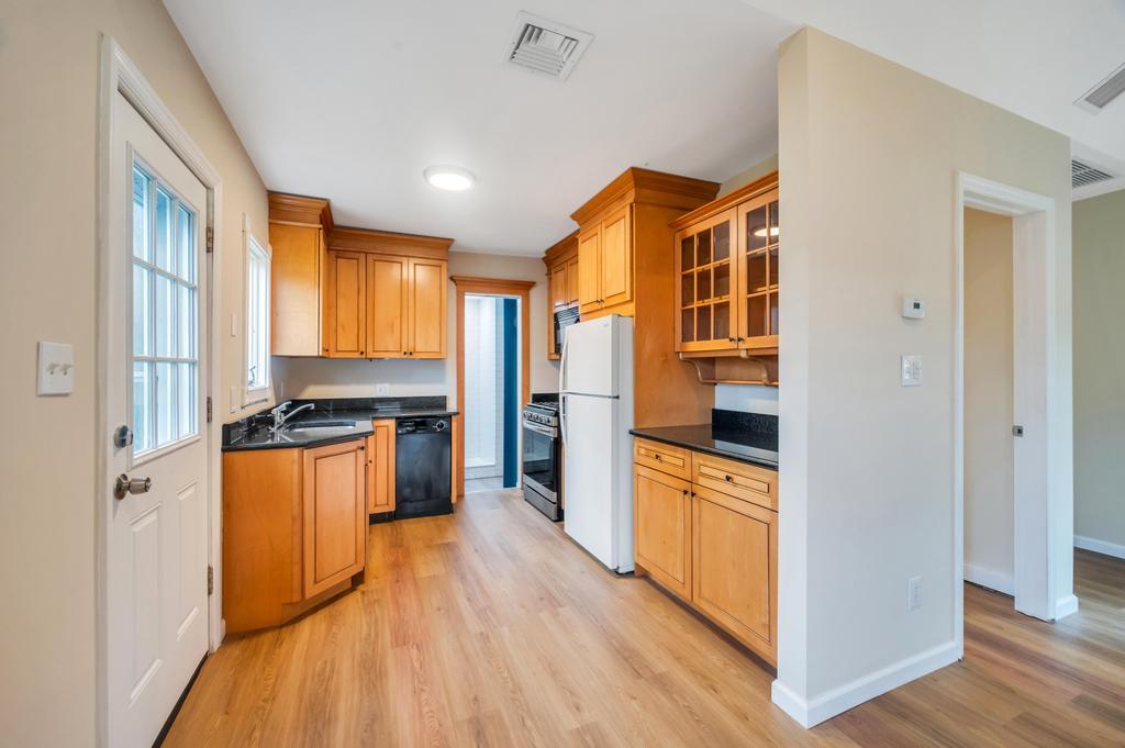 22 Forestview Drive, Ronkonkoma, Virginia image 16