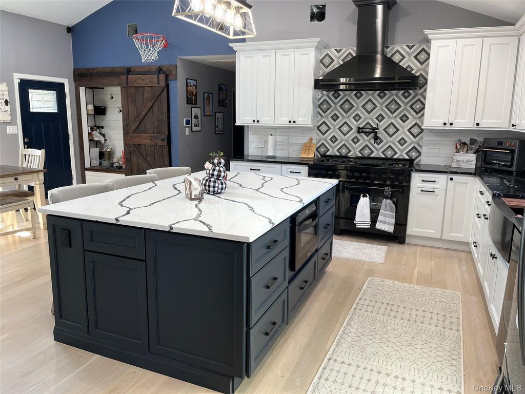 Photo of 15 Highview Avenue, Selden, NY 11784 (MLS # 992741)