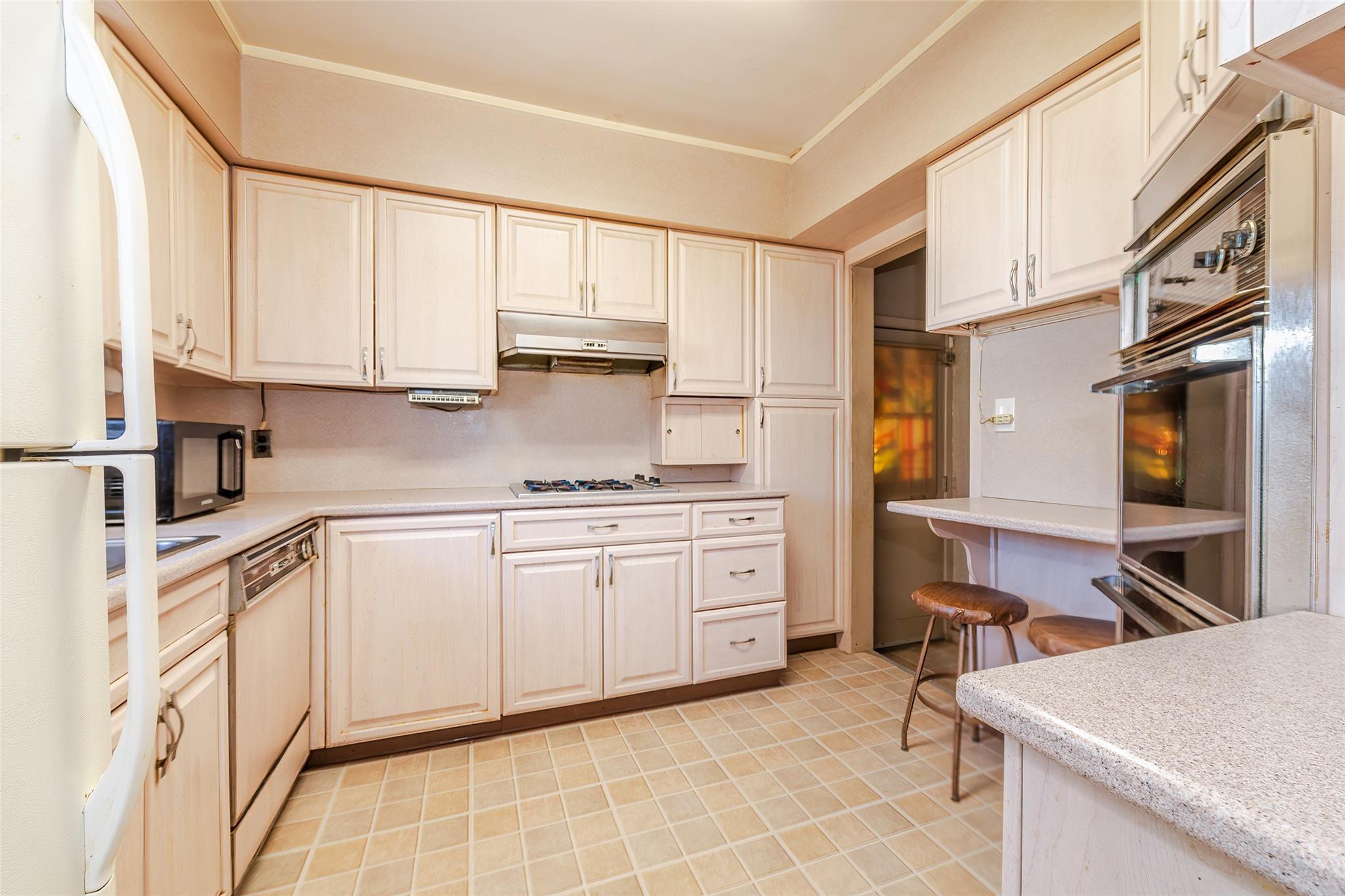 1038 Linden Street, North Valley Stream, New York image 5