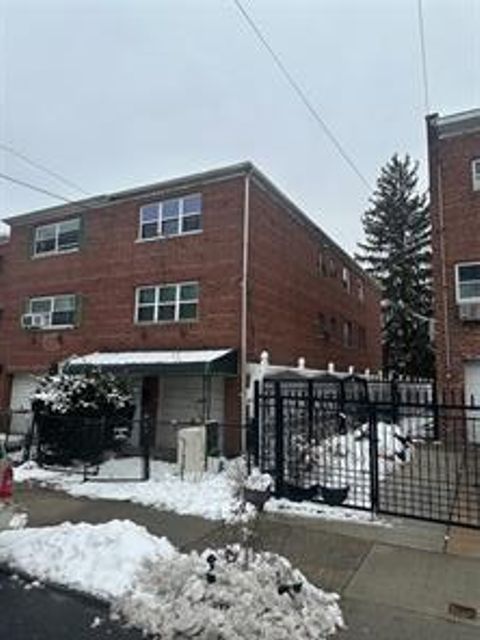 433 Howe Avenue A Bronx NY 10473