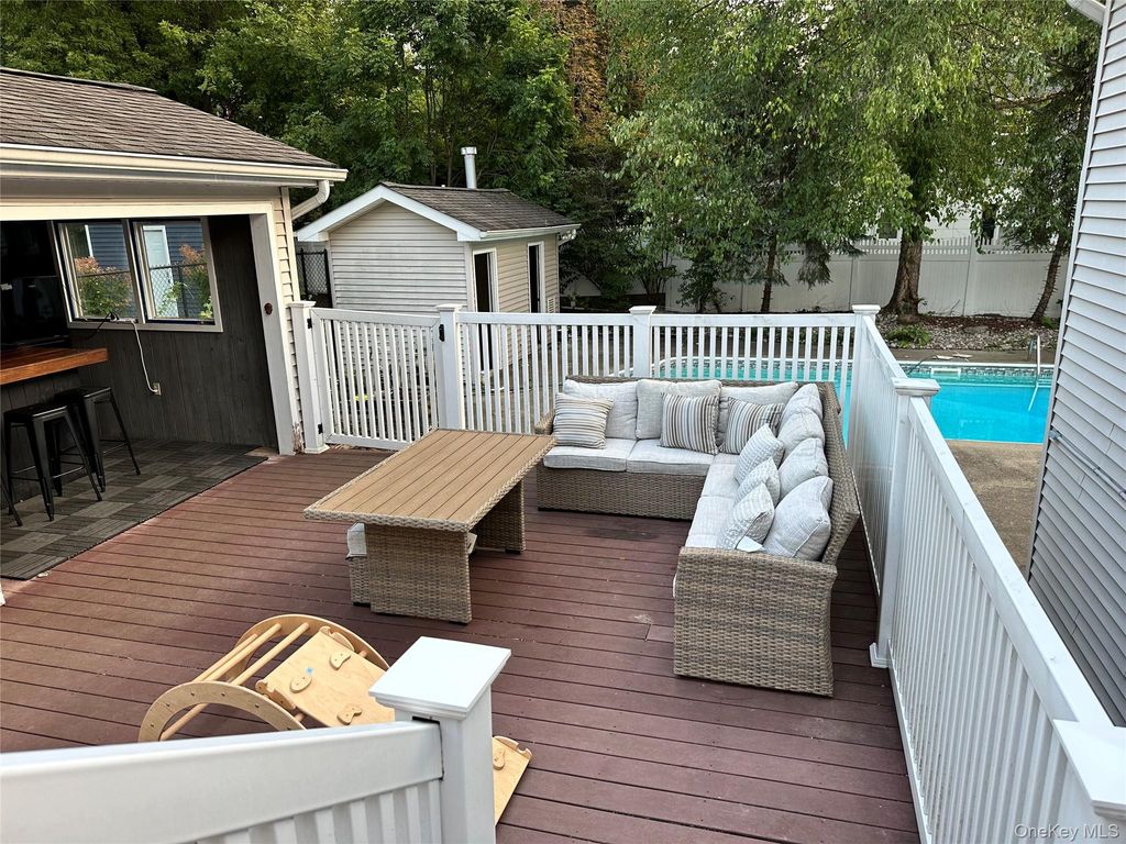 Photo of 44 Roe Avenue, Cornwall On Hudson, NY 12520 (MLS # 961735)