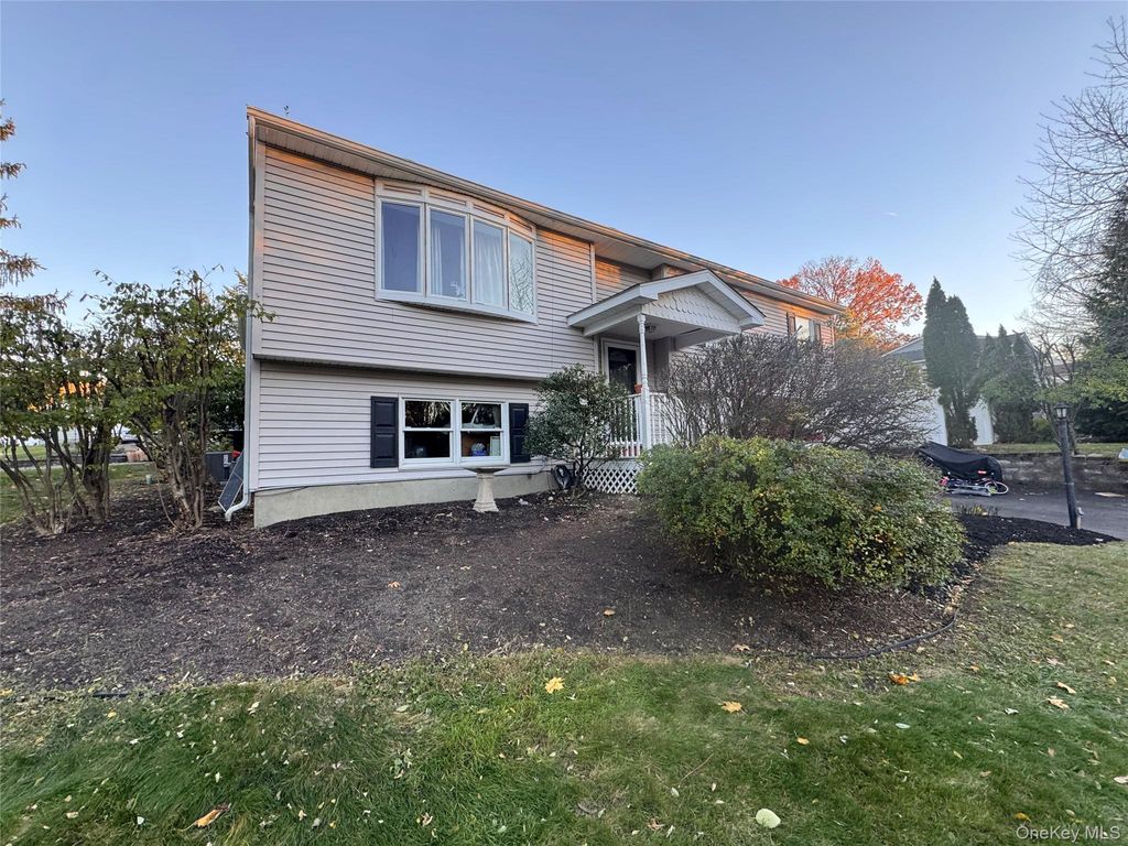 Photo of 44 Roe Avenue, Cornwall On Hudson, NY 12520 (MLS # 961735)