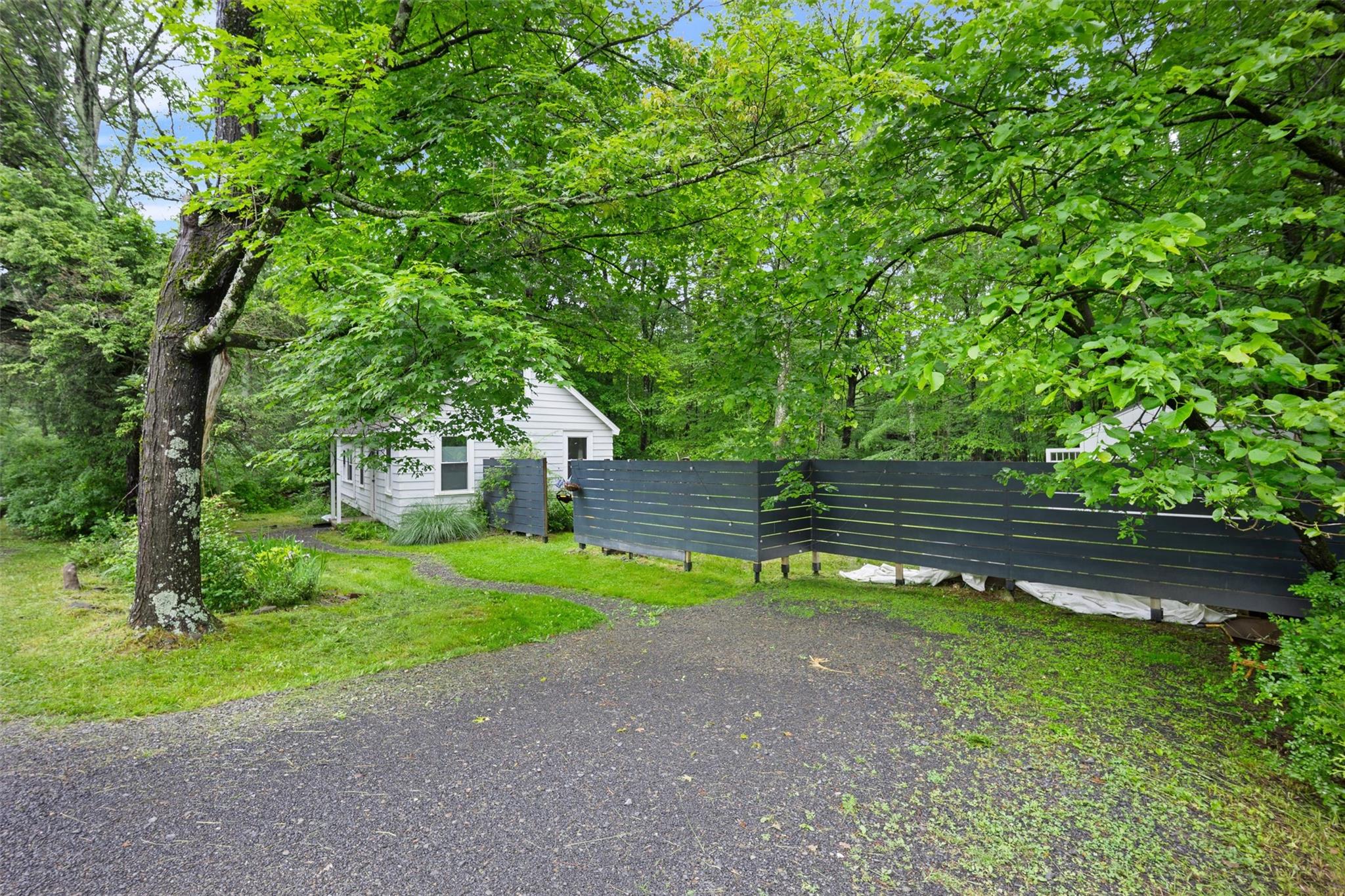 Stillwater Road, Stone Ridge, New York - 2 Bedrooms  
1 Bathrooms  
3 Rooms - 