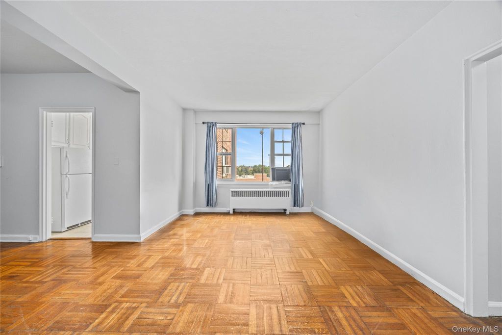 Photo of 210 Pelham Road #6F, New Rochelle, NY 10805 (MLS # 943051)