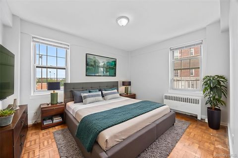 210 Pelham Road 5M New Rochelle NY 10805