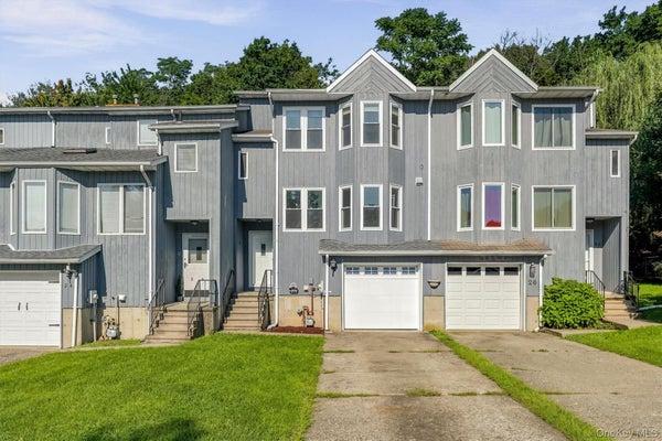 22 MAYER DR, MIDDLETOWN, NY 10940 - Image 0aae2118f8506fdcd52eaed0e7f6e2f5/1741362287