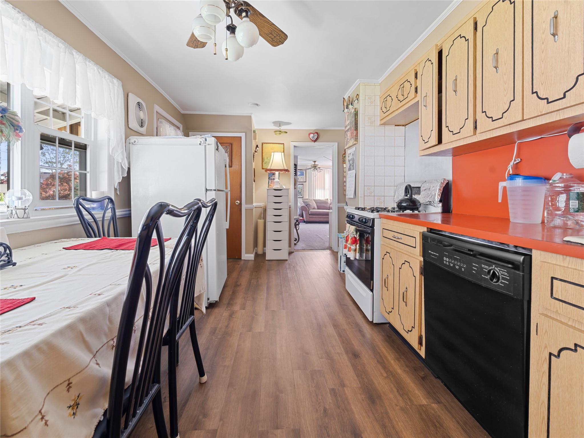 8 Savoy Avenue, Elmont, New York image 19