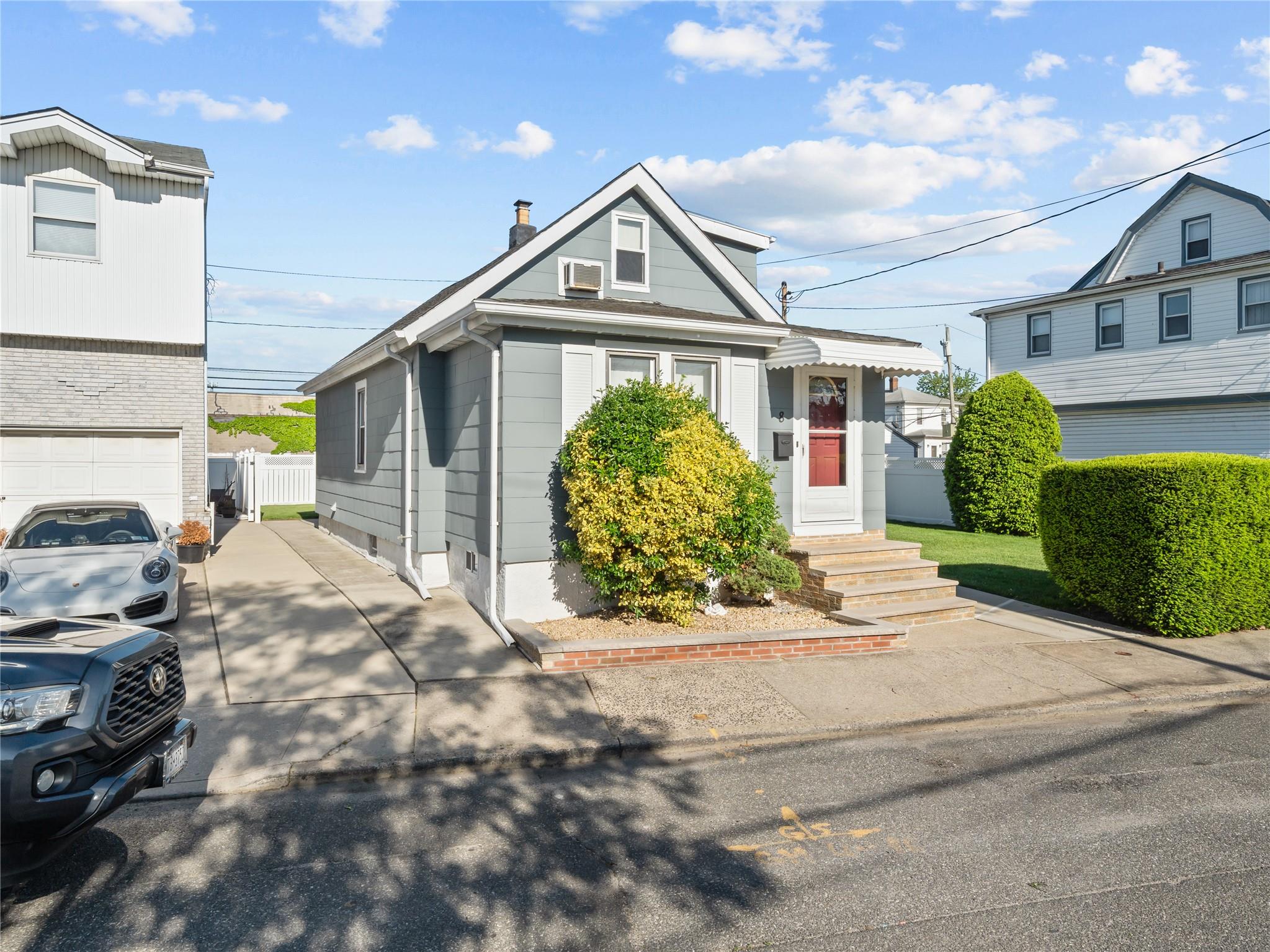 8 Savoy Avenue, Elmont, New York image 3