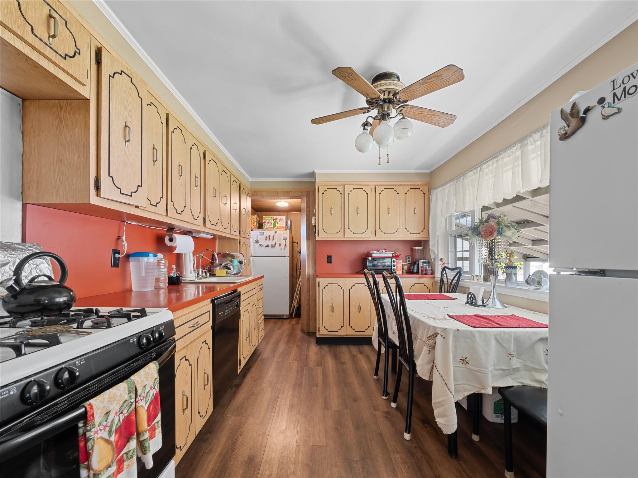 8 Savoy Avenue, Elmont, New York image 15