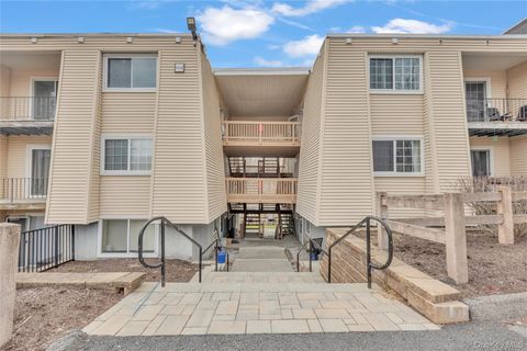 Condo For Sale - 618 Fox Run Lane<br/> Carmel, NY 10512