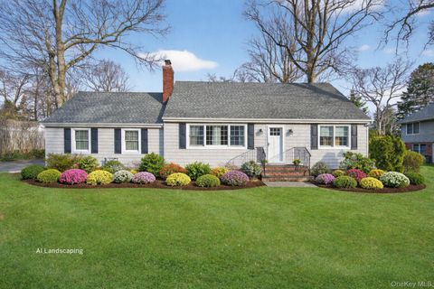 Homes For Sale - 31 Fairfields Lane<br/> Huntington Station, NY 11746