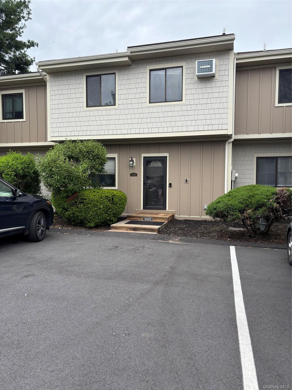 Photo of 5202 Chelsea Cove N, Hopewell Junction, NY 12533 (MLS # 1003175)