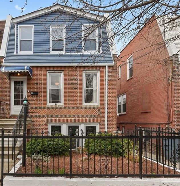 Property for Sale at Quincy Avenue, Bronx, New York - Bedrooms: 4 
Bathrooms: 2 
Rooms: 11  - $769,000
