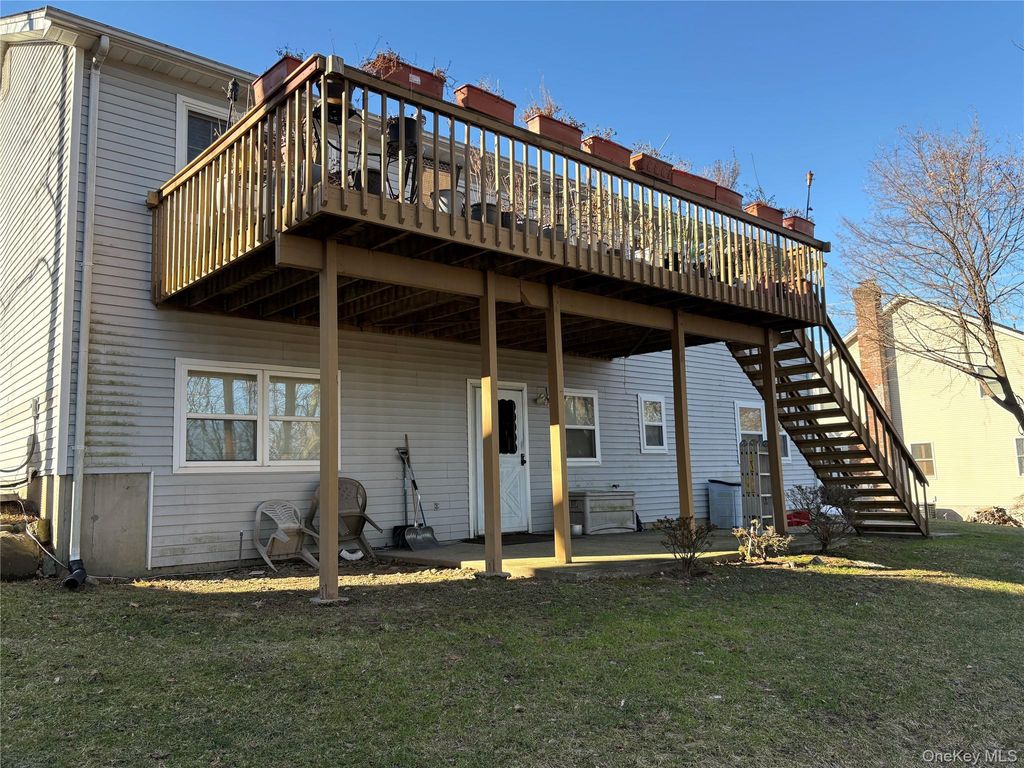 Photo of 9 Rakentine Lane, Garnerville, NY 10923 (MLS # 951784)