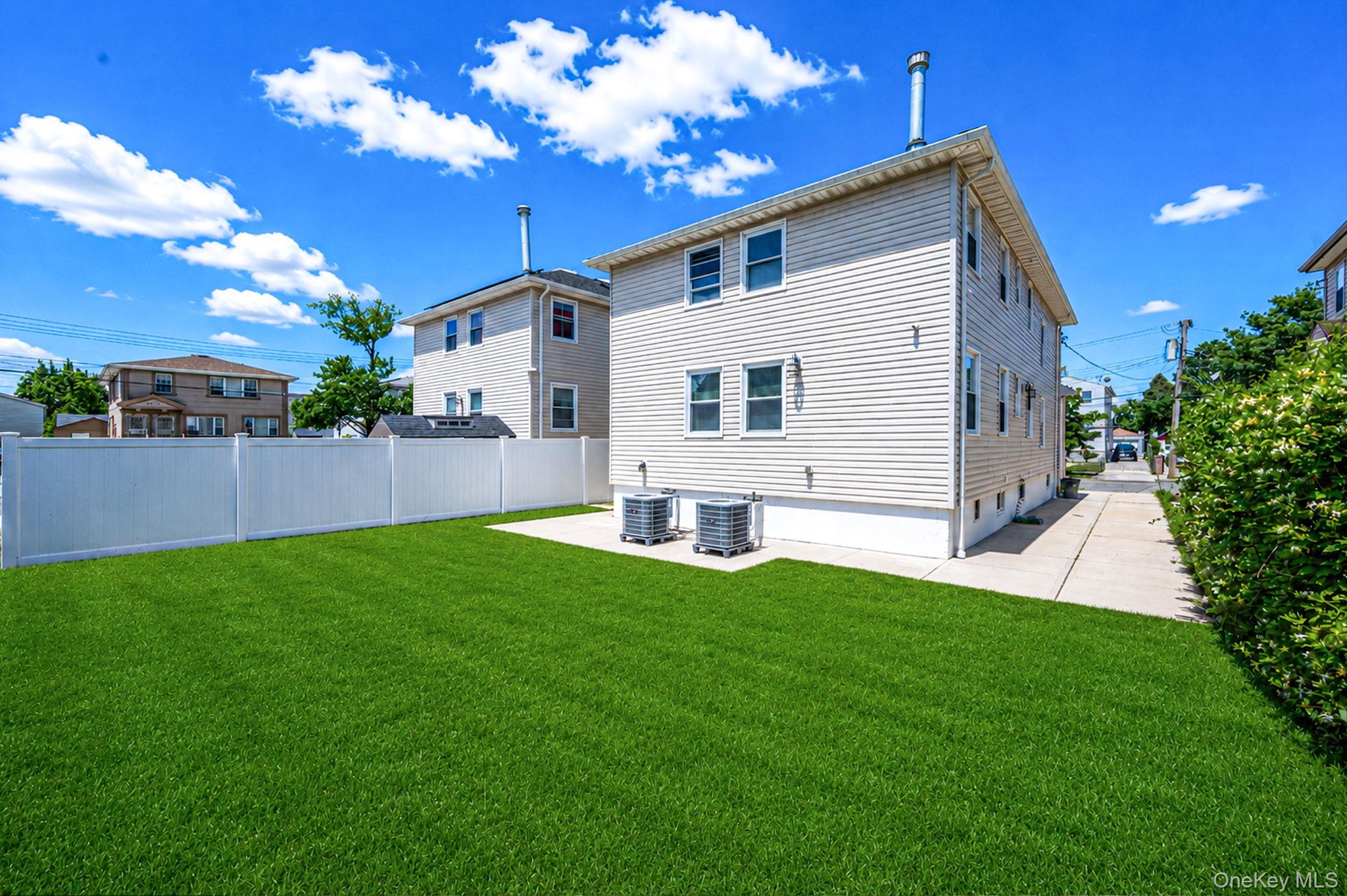 176-06 145 Drive