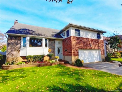 Photo of 3391 Fairway Road, Oceanside, NY 11572 (MLS # 927196)