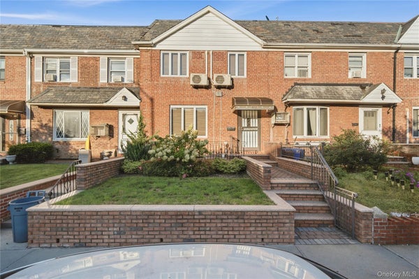 61-17 81ST ST, MIDDLE VILLAGE, NY 11379 - Image 0ac5d96ea0cee5c0cd89aba3798d3684/1213091776