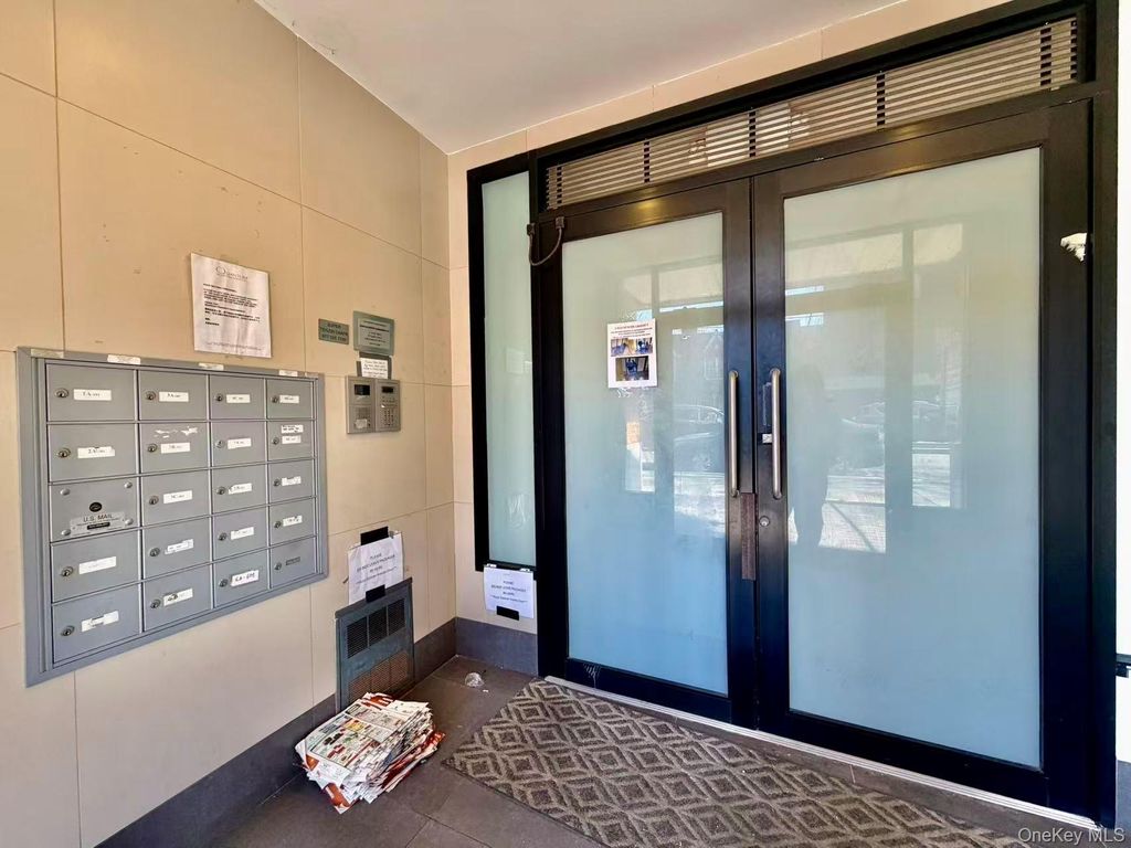 Photo of 90-16 Whitney Avenue #4B, Elmhurst, NY 11373 (MLS # 955068)