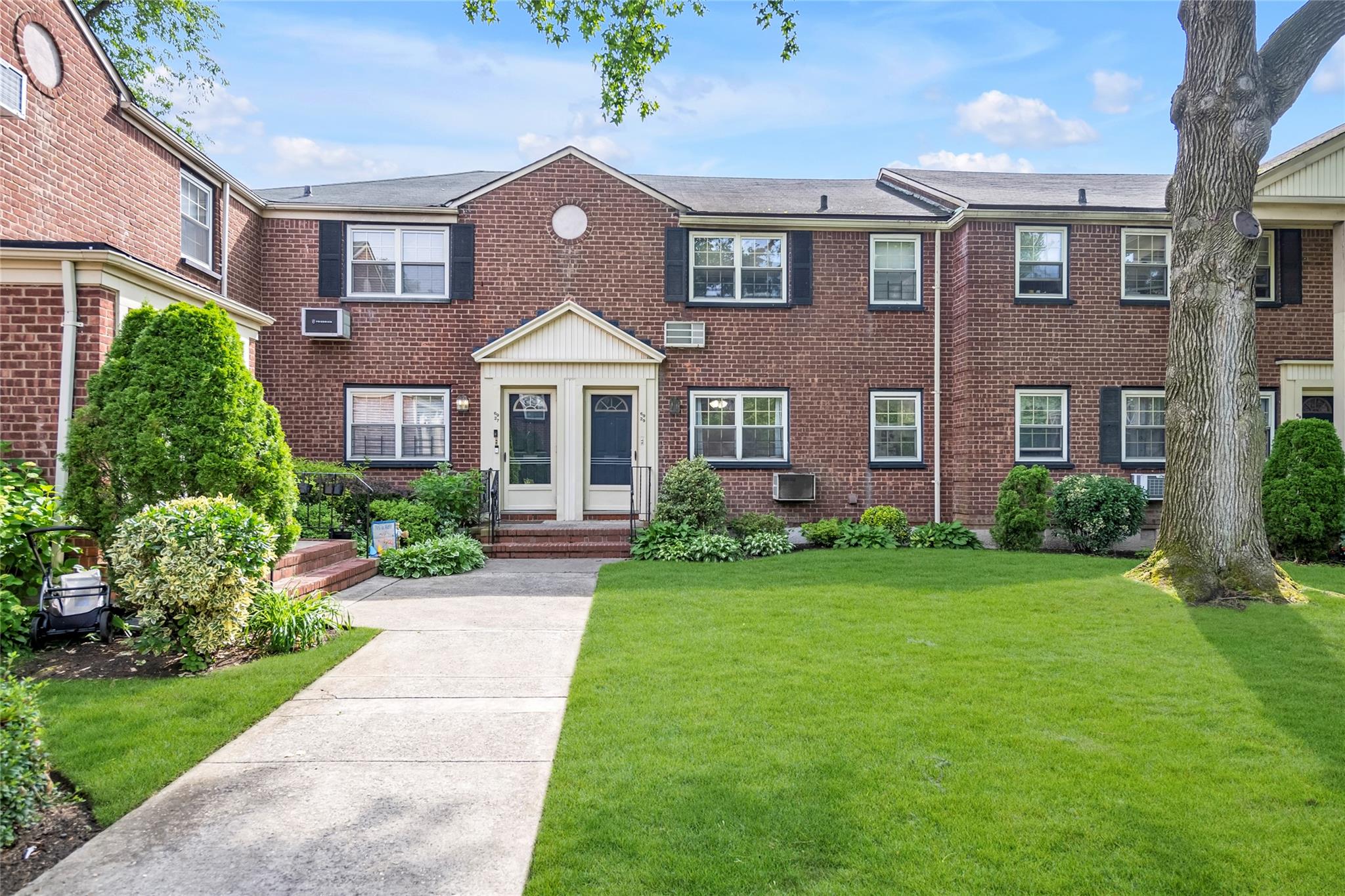 210 Street A, Bayside, Queens, NY - 1 Bedrooms  
1 Bathrooms  
3 Rooms - 