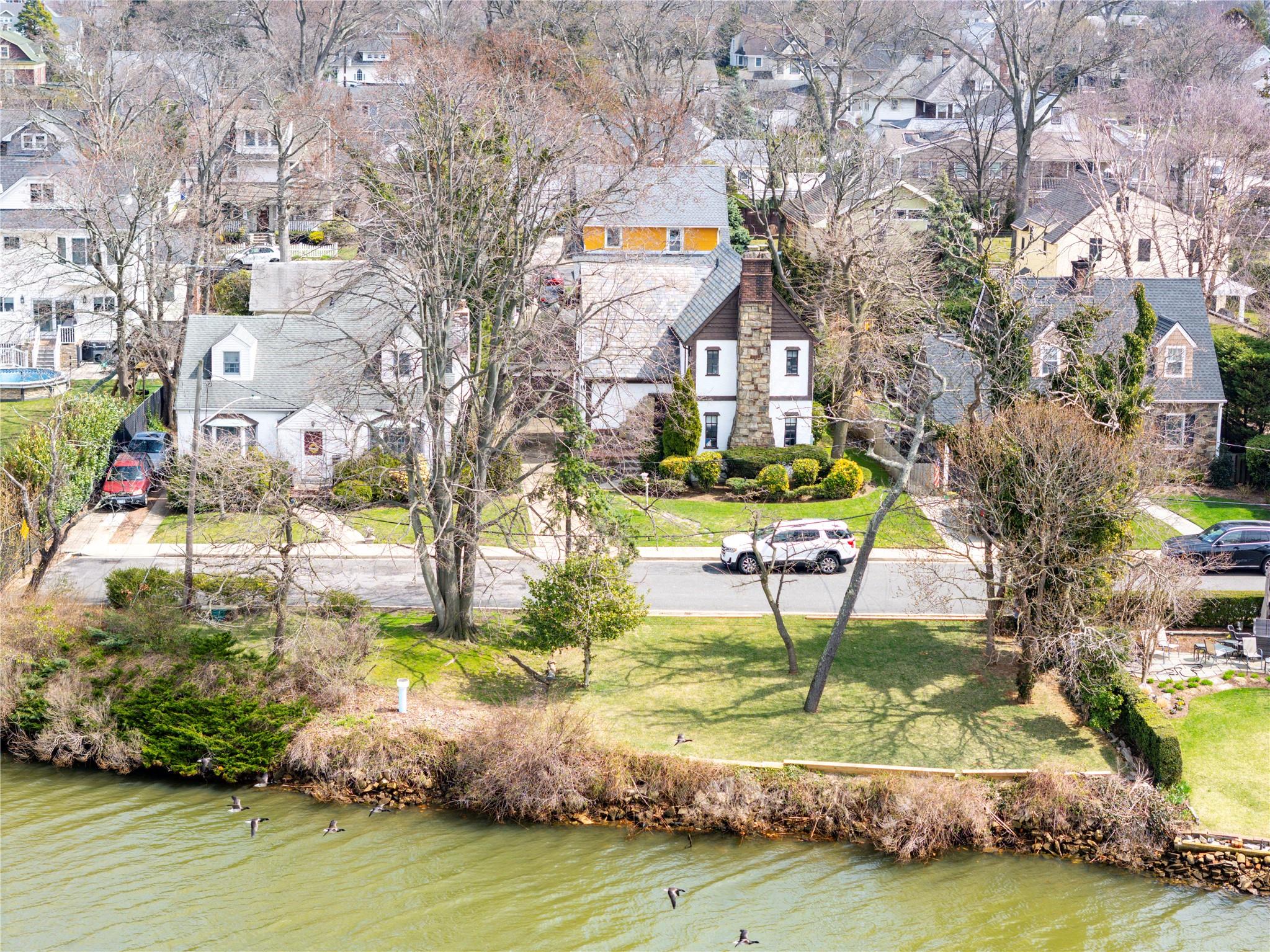 5 Shelton Court, Rockville Centre, New York image 3
