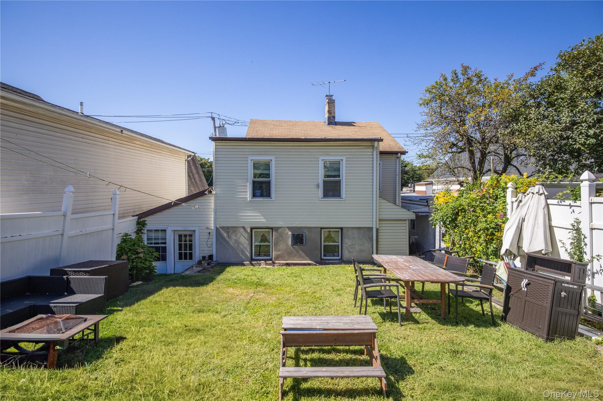 249 N Macquesten Parkway