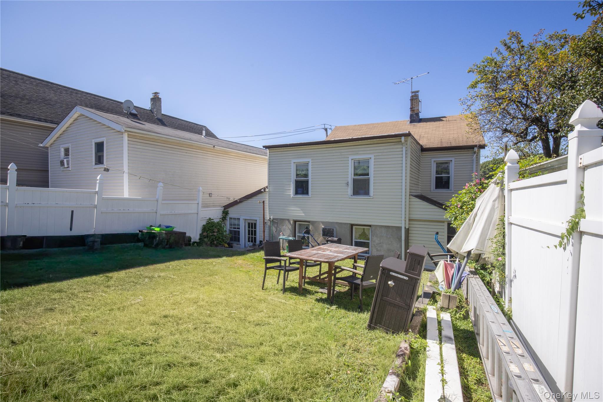 249 N Macquesten Parkway