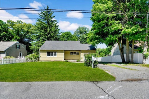 Photo of 66 Cordwood Road, Cortlandt Manor, NY 10567 (MLS # 1005057)