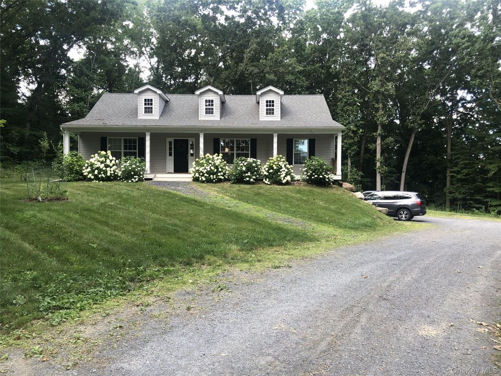 Photo of 636 Gardnertown Road, Newburgh, NY 12550 (MLS # 1000813)