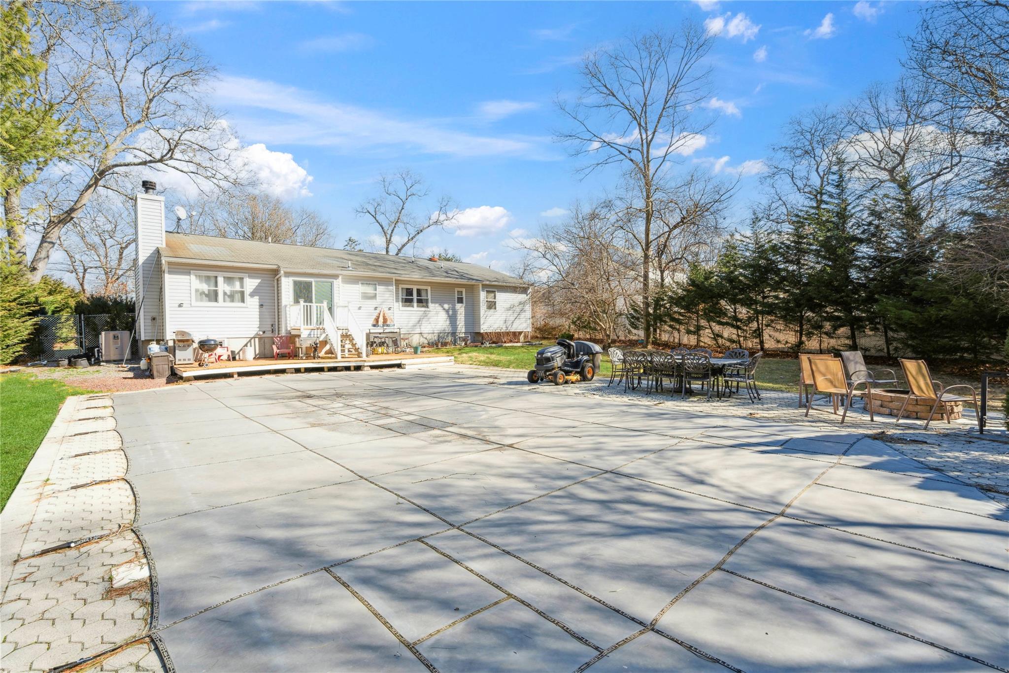 26 S Howell Avenue, Centereach, New York image 36