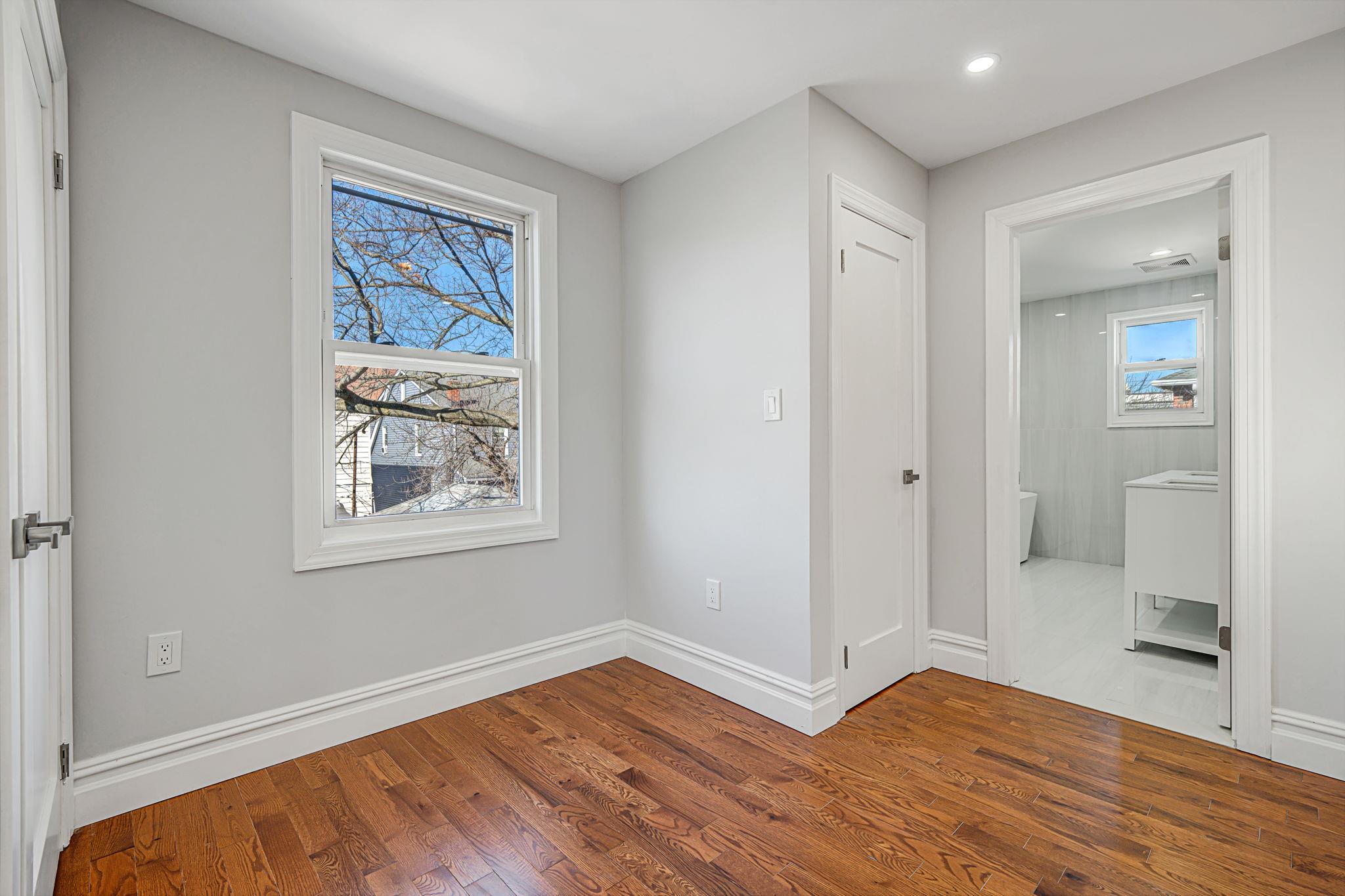 20 Colonial Road, Floral Park, New York image 16
