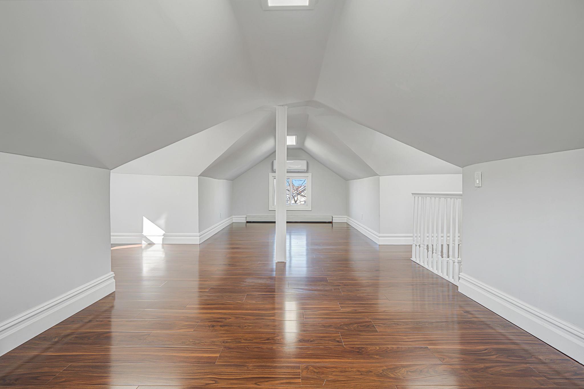 20 Colonial Road, Floral Park, New York image 7